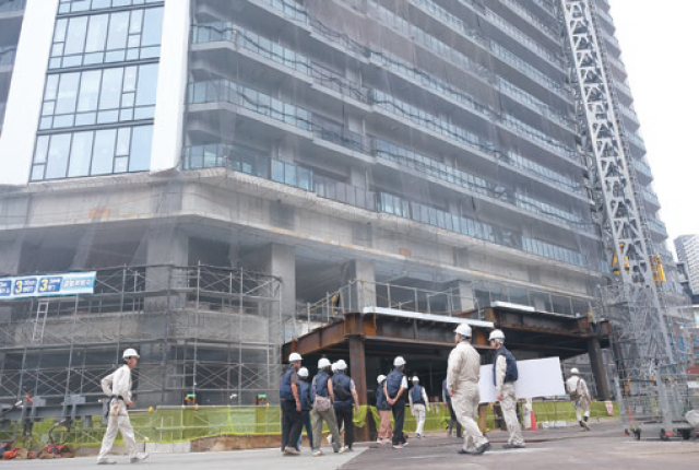 Work site visit held for individual shareholders (building construction)