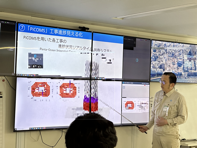 Streamlining information sharing using multiple large monitors